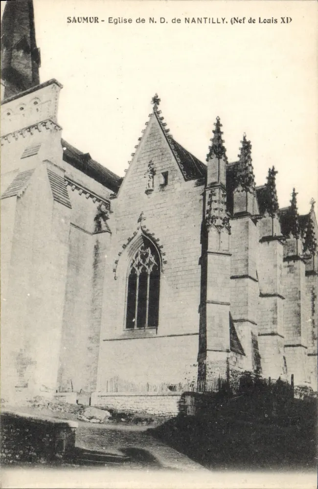 Saumur - Kirche N.D. de Nantilly (Nave von Louis XI) - Vorderseite