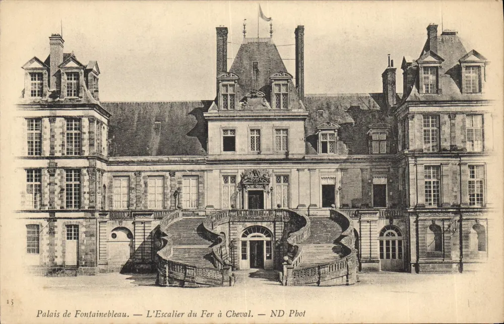 Palais de Fontainebleau — L'Escalier du Fer à Cheval — ND Pbot - Vorderseite