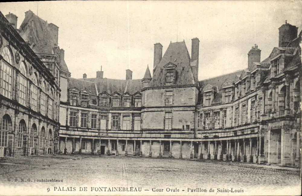 Schloss Fontainebleau — Ovaler Hof — Pavillon Saint-Louis — G.B.N.G. Fontainebleau - Vorderseite