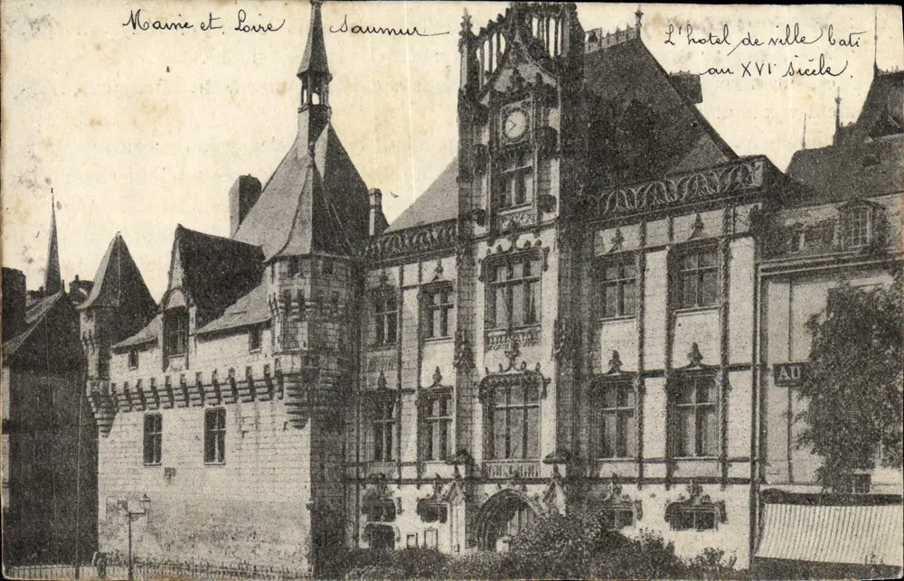 Hotel de cidade de Saumur — construído no século XVI — Marie e Lore - Frente