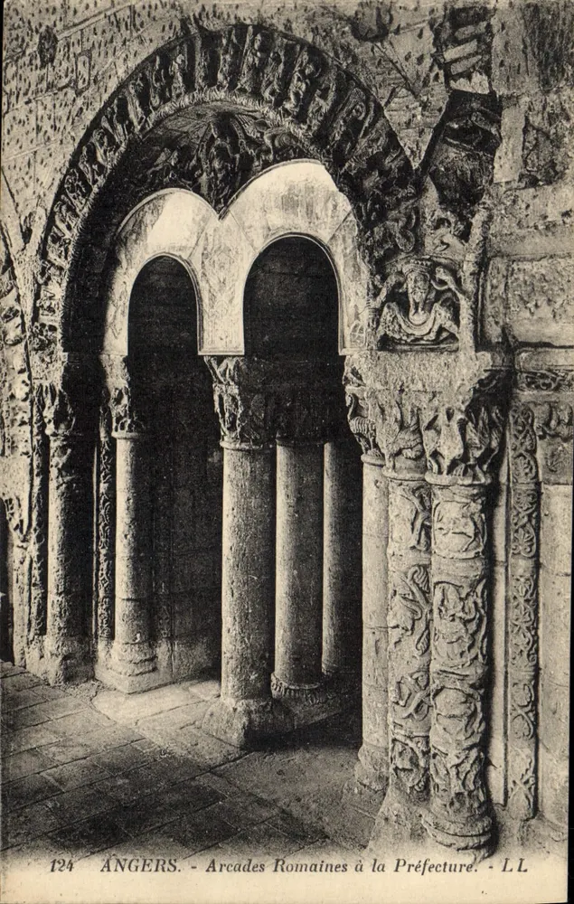 Angers — Arcades Romaines à la Préfecture — LL, n° 124 - Awers