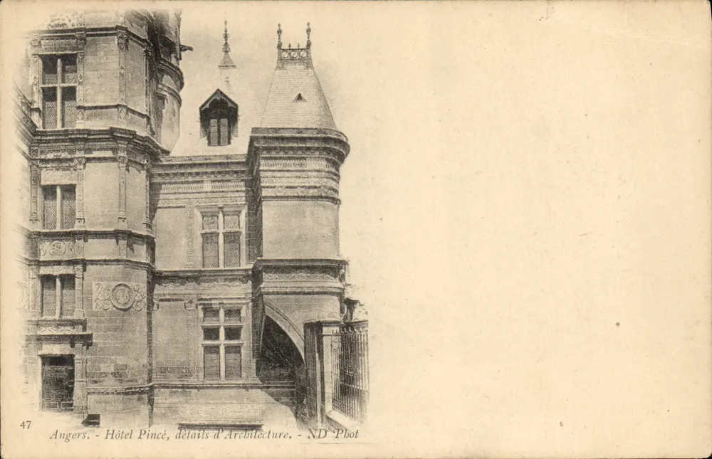 Angers - Hotel Pineé, detalhes de Arquitetura - ND'Phot - Frente