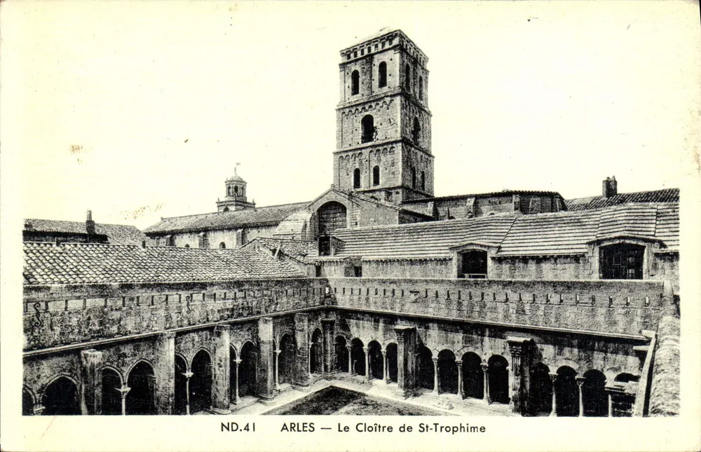 अर्लेस — सेंट-ट्रॉफिम के गुप्त गृह — एन.डी.41 - आगे
