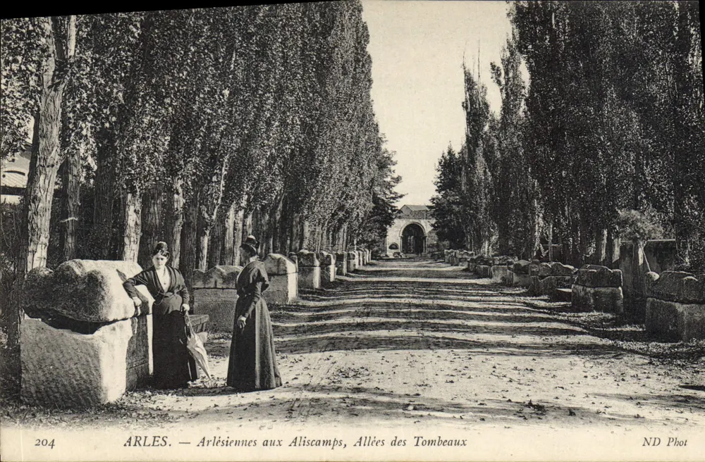 Arles — Arlésiennes am Aliscamps, Allées des Tombeaux — ND Phot, n°204 - Vorderseite