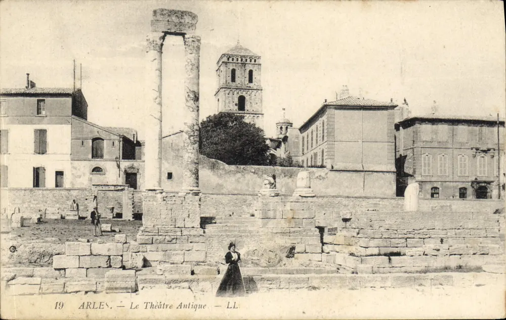 Arles — O Teatro Antigo — LL, n°19 - Frente