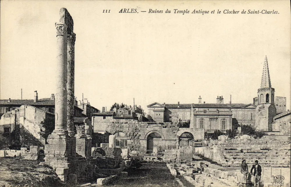 Arles — Ruinen des antiken Tempels und der Glockenturm von Saint-Charles — NDHOC, Nr. IIII - Vorderseite