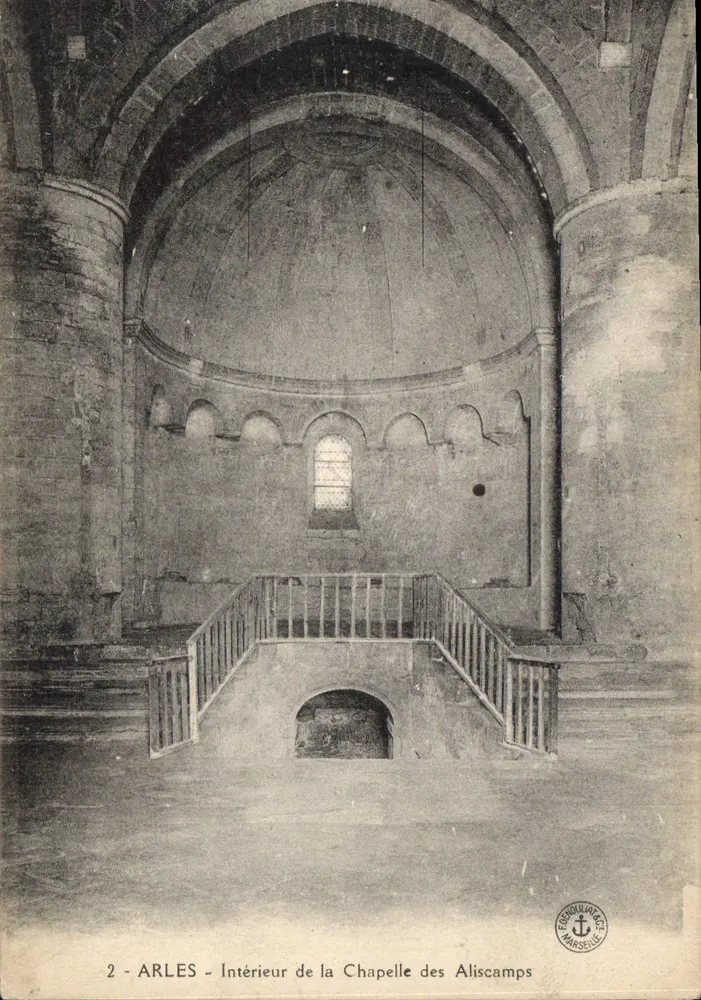 Arles - Innenansicht der Kapelle der Aliscamps — Verleger: Éd. Phil. Marseille, n°2 - Vorderseite