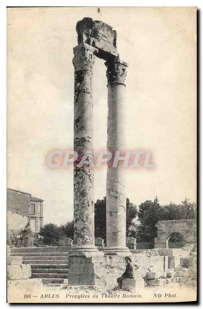 Arles — Propyléas do Teatro Romano — ND Fot. - Frente