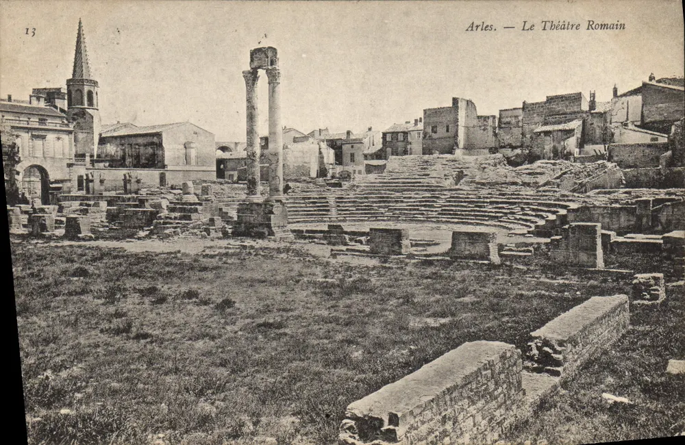 Arles — O Teatro Romano — Editor Grand Hôtel du Fort, n°13 - Frente