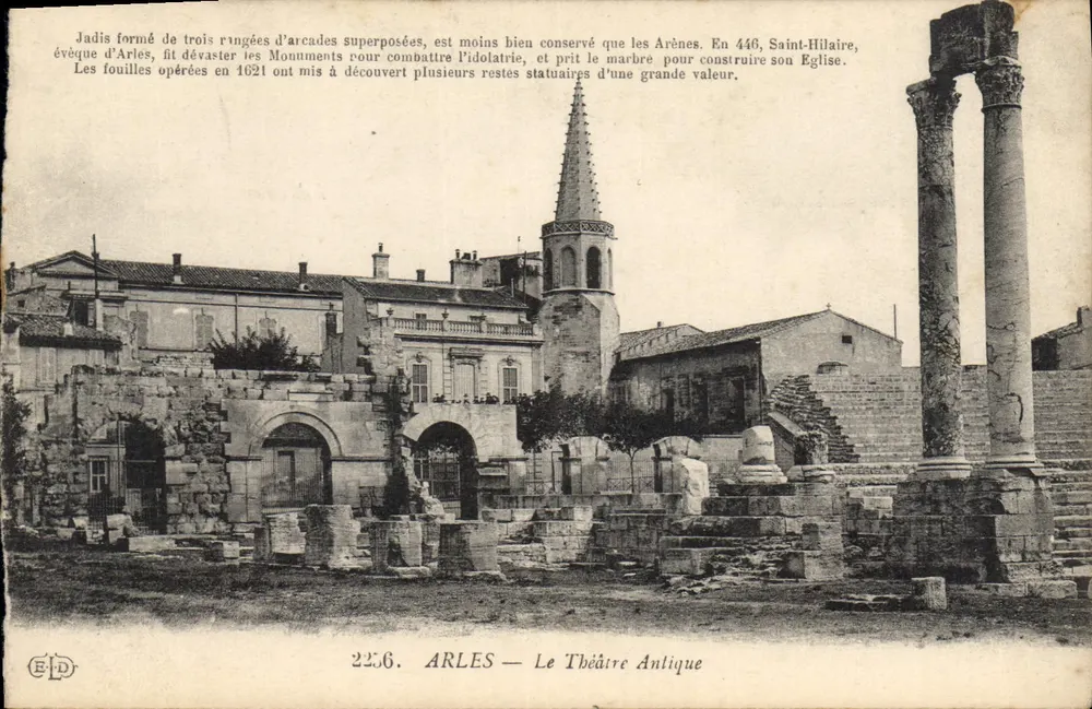 ARLES — O Teatro Antigo — Editor E. Le Doley, n° 2256 - Frente
