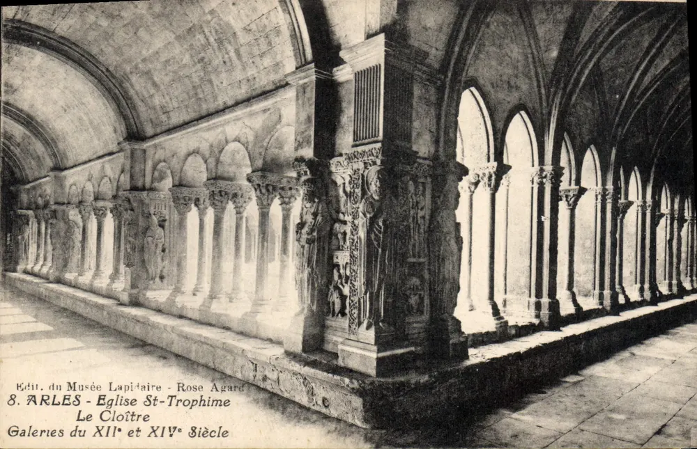 Arles - Igreja de São Trofiméu - O Claustro - Galerias do XII e XIV século — Edição do Museu Lapidaire, Rose Agard, n°8 - Frente