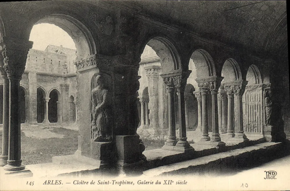 Arles — Claustro de Saint-Trophime, Galeria do Século XII — JND Fot. - Frente