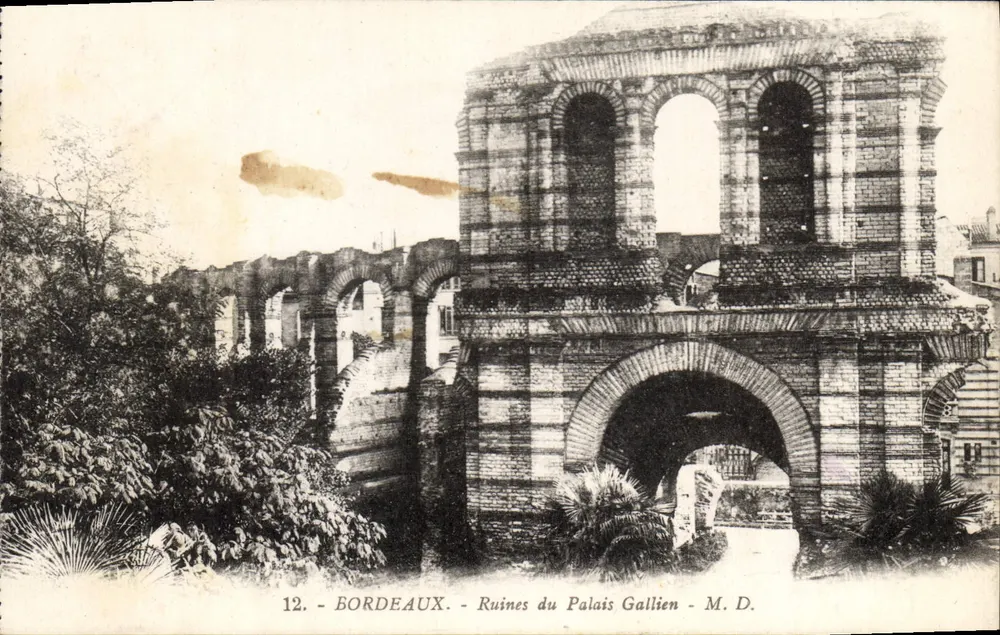 Bordeaux — Ruínas do Palácio Gallien — M.D. - Frente