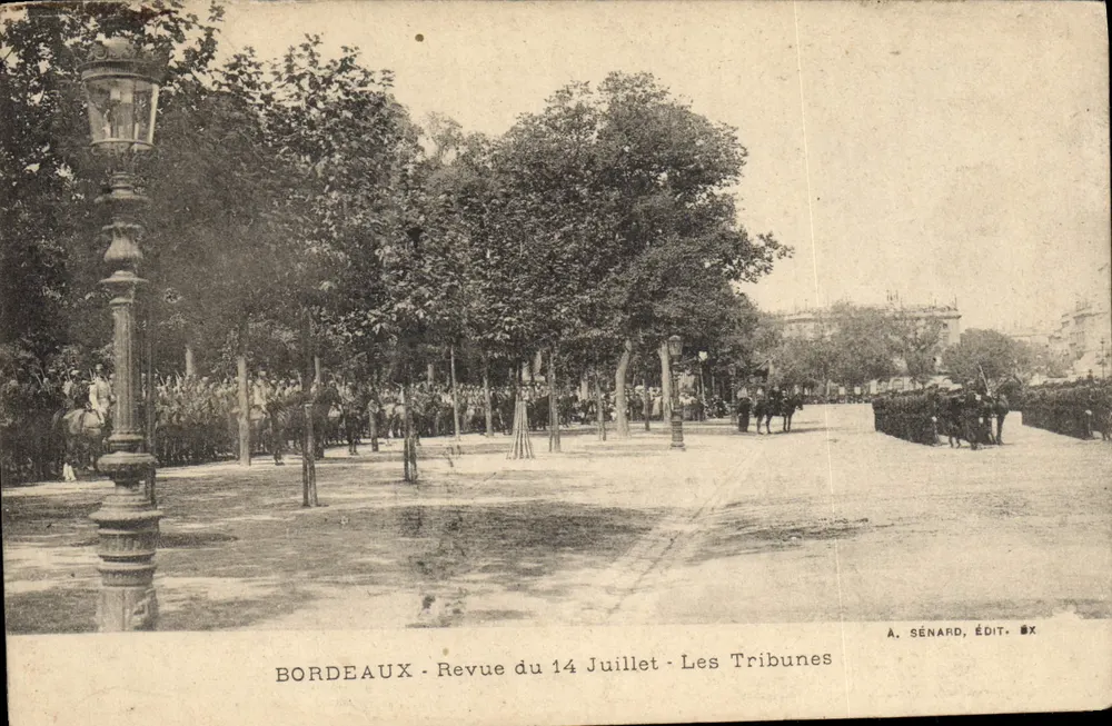Bordeaux - Militärparade am 14. Juli - Die Tribünen — A. Sénard, Verlag #X - Vorderseite