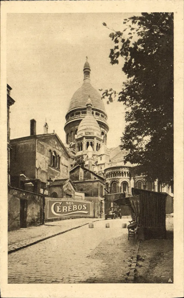 Sacre-Cœur von Montmartre — Ansicht von einer gepflasterten Straße — Verleger Cérébos, Seriennummer nicht sichtbar - Vorderseite