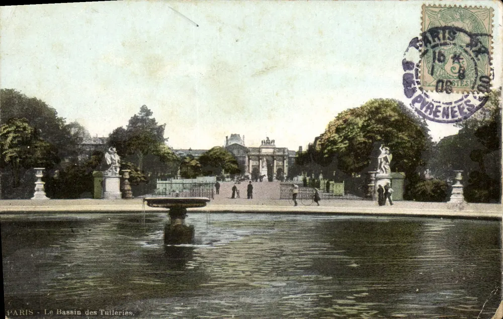 Paris - Le Bassin des Tuileries — vue du bassin avec fontaine et statues, éditeur 'AQUA-PHOTO' et n° de série '3' visible en bas à gauche - Vorderseite