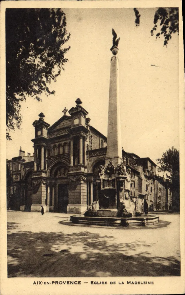 Aix-en-Provence — Kirche der Madeleine und Monument - Vorderseite
