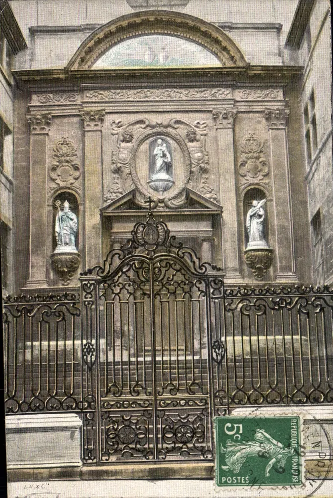 Portal der Kirche Sainte-Marie — geschnitztes Detail — Verlag LVXC - Vorderseite