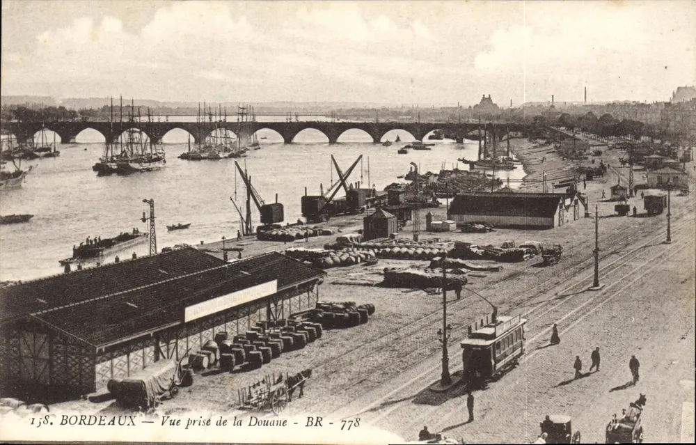 Bordeaux — Vista tirada da Alfândega — BR - 778 - Frente