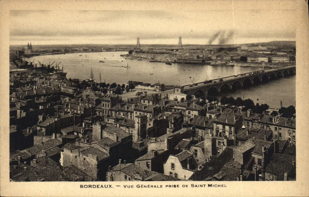 Bordeaux — Vista Geral tirada de Saint Michel - Frente