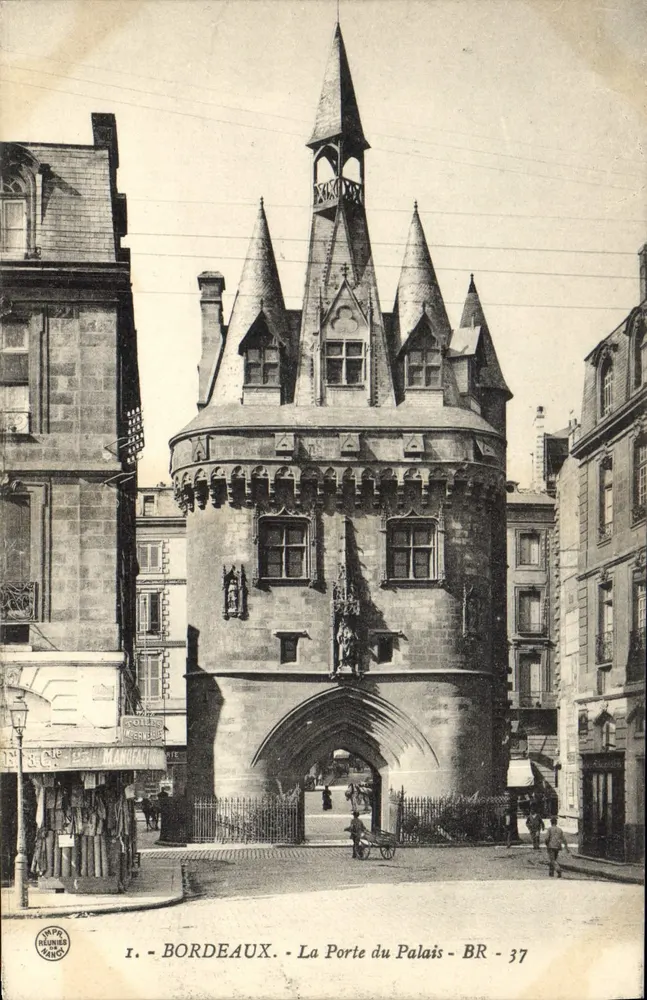 Bordeaux — A Porta do Palácio — editor: Papier Réunies - BR - 37 - Frente