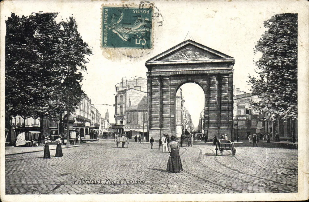 Place d'Aquilonne — Porte d'Aquitaine à Bordeaux — éditeur L.V. C. - Frente