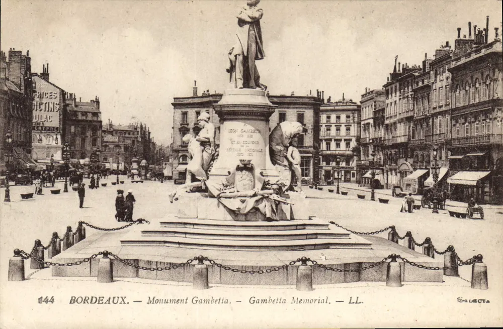 Bordeaux — Monument Gambetta — LL. - Frente