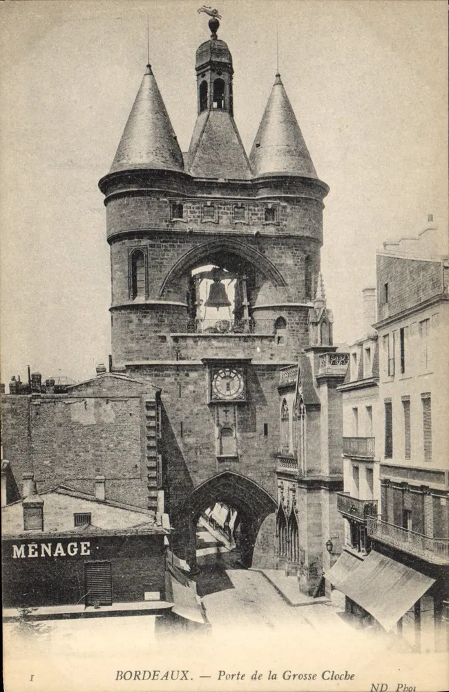 Bordeaux — Porta da Grosse Cloche — Menage - Frente