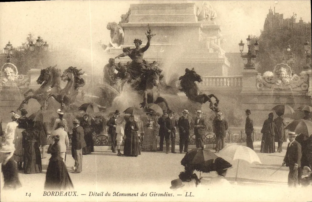 Bordeaux — Detalhe do Monumento dos Girondinos — LL. - Frente