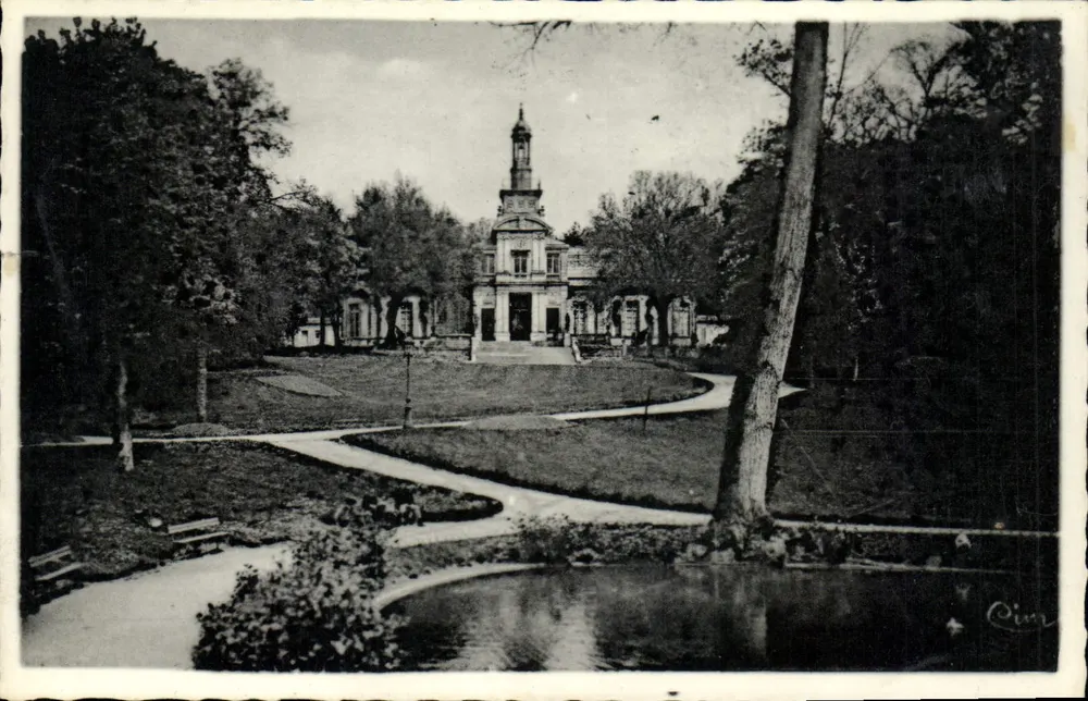 Cognac (Charente) — Rathaus und öffentlicher Garten — Verlag Cimur - Vorderseite
