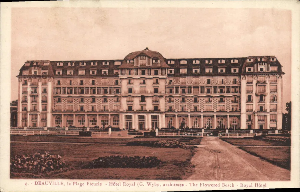 Deauville, la Plage Fleurie - Hôtel Royal (G. Wybo, architecte) - Recto