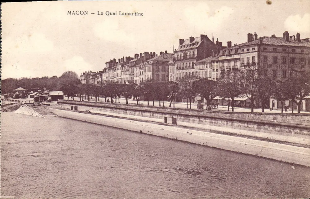 Macon — A margem do Quai Lamartine — Cliché Ernès, Mâcon - Frente