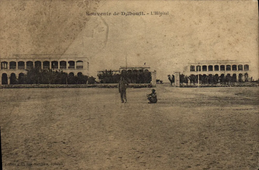 Djibouti - L'Hôpital — Souvenir de Djibouti — Éditeur Au Bon Marché, Djibouti - Recto