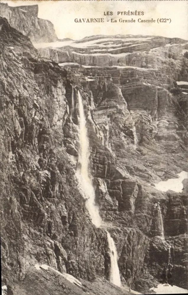 Gavarnie - A Grande Cachoeira (422m) — Os Pirineus — editor não identificado - Frente
