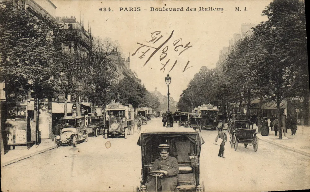 Paris - Boulevard des Italiens — vue animée avec trams et voitures — éditeur M. J. n° 634 - Frente