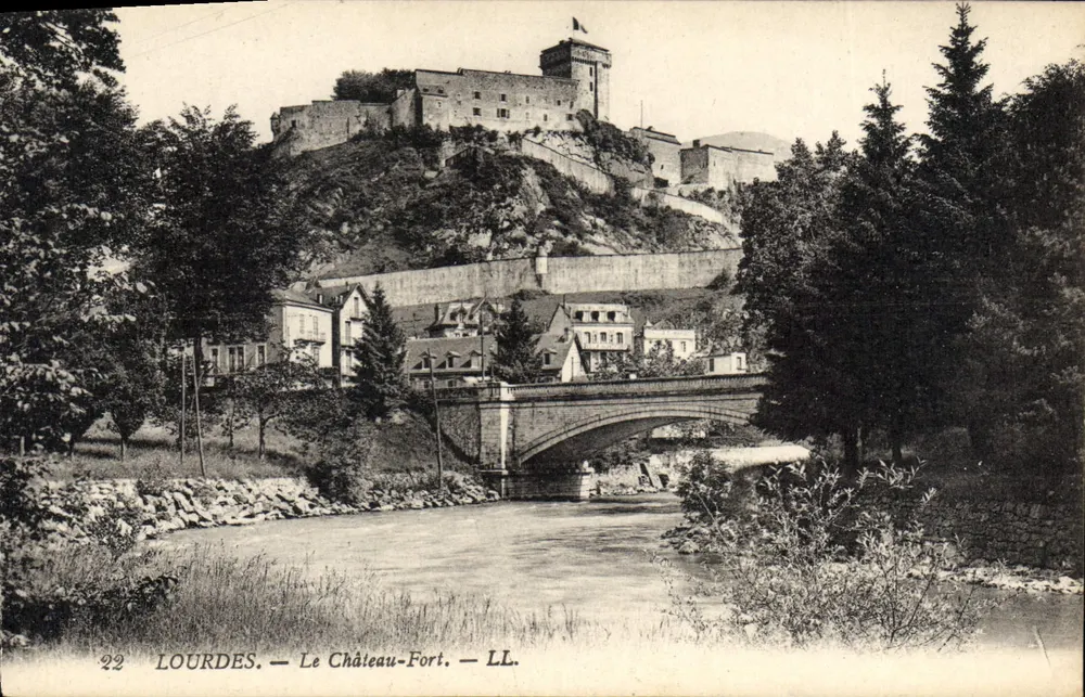 Lourdes — O Castelo-Forte — LL. - Frente