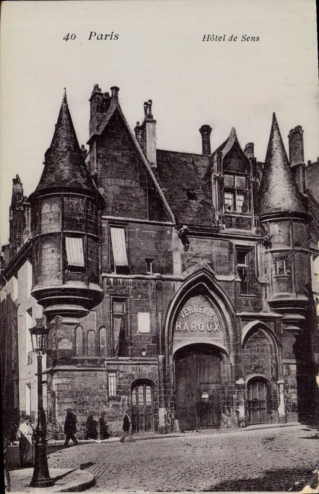 Hôtel de Sens — Verrerie HarouX — Paris - Frente