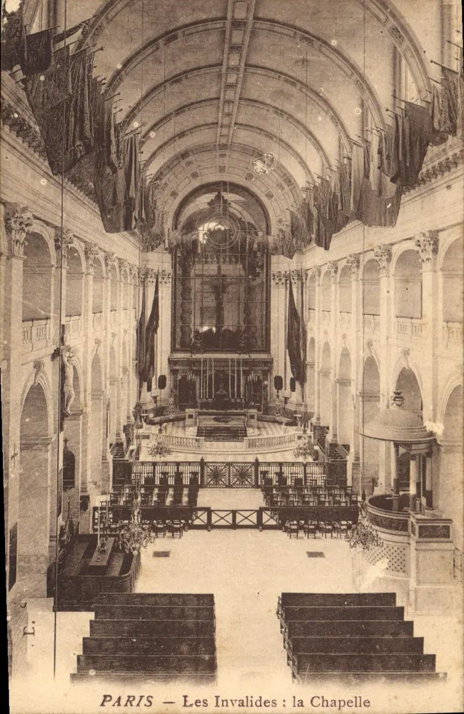 PARIS — Les Invalides : a Capela - Frente