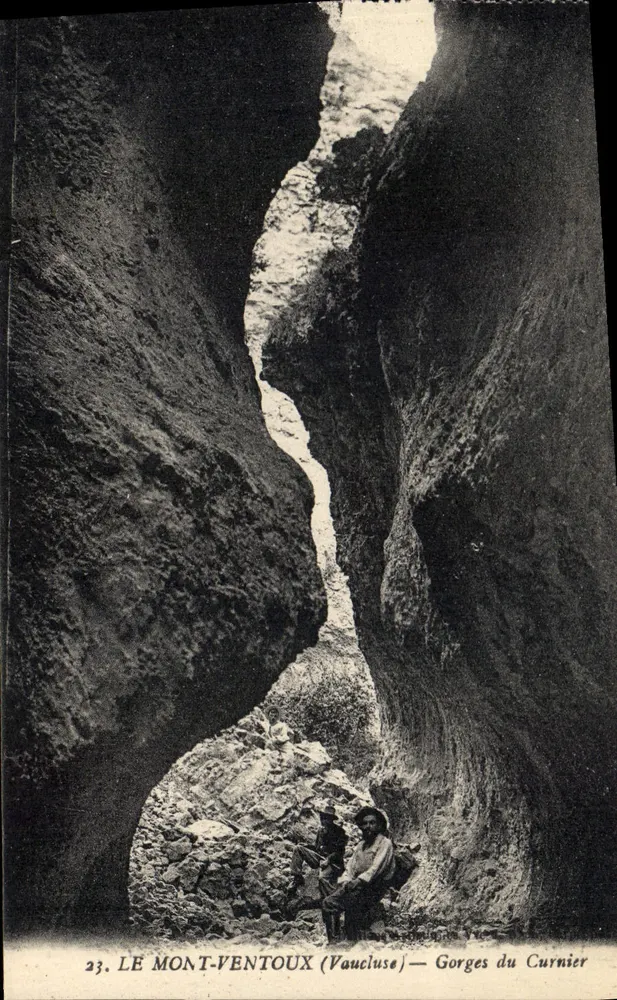 LE MONT-VENTOUX (Vaucluse) — Gorges do Curnier — Editor: 23 - Frente