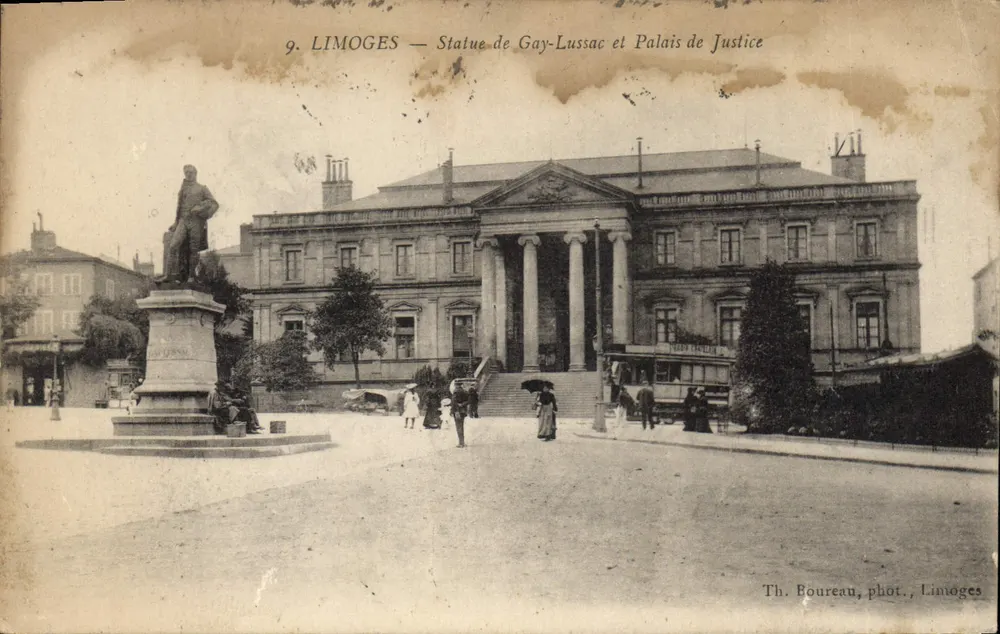 Limoges — Estatua de Gay-Lussac y Palacio de Justicia — Th. Boureau, fot. Limoges - Anverso