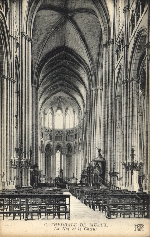 Catedral de Meaux — A Nave e o Coro — ND Phot. - Frente