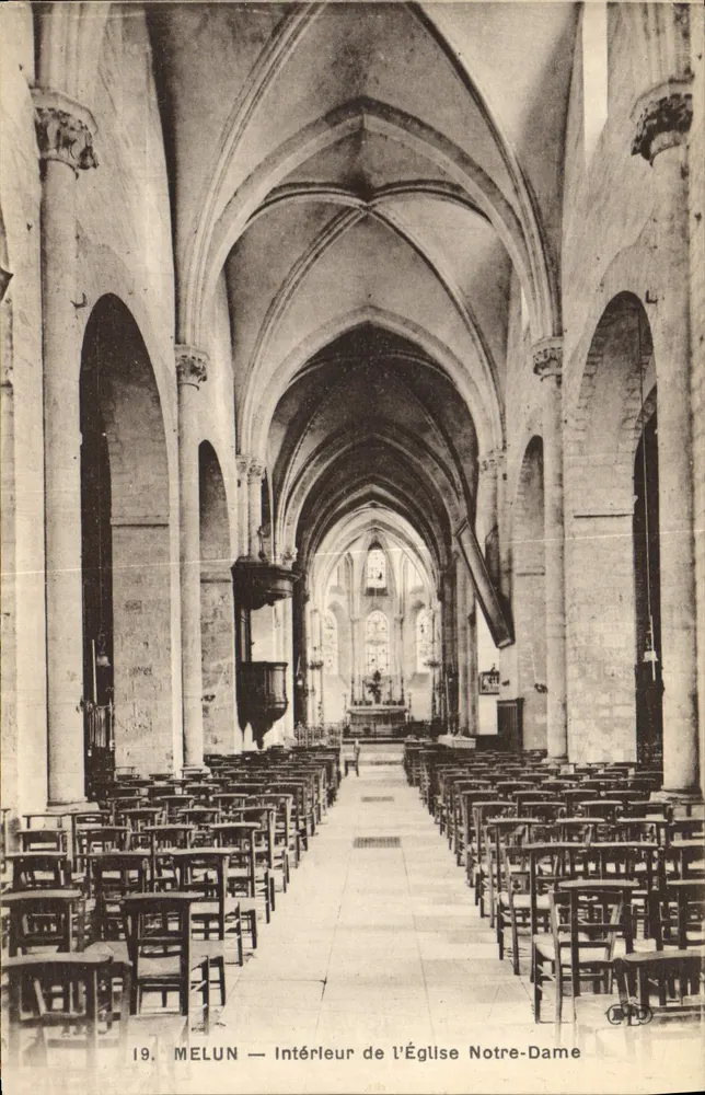 MELUN — Interior da Igreja Nossa Senhora — n°19 - Frente