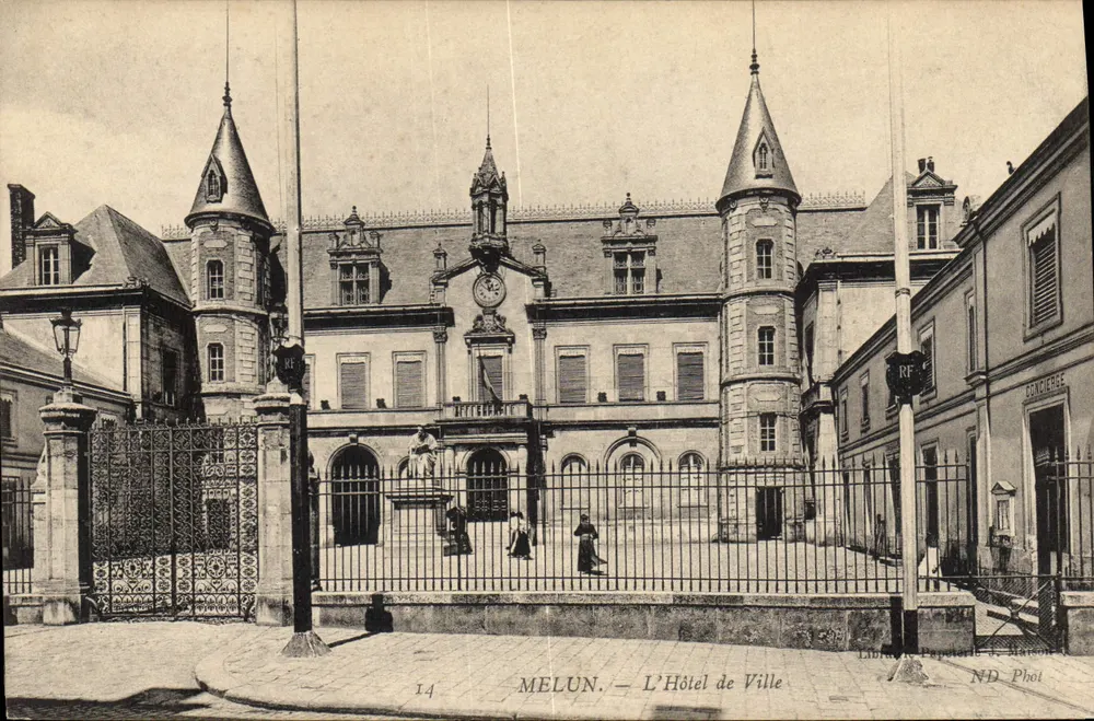 Melun — Het Stadhuis — Populaire Boekhandel N.D. Maison - Voorkant