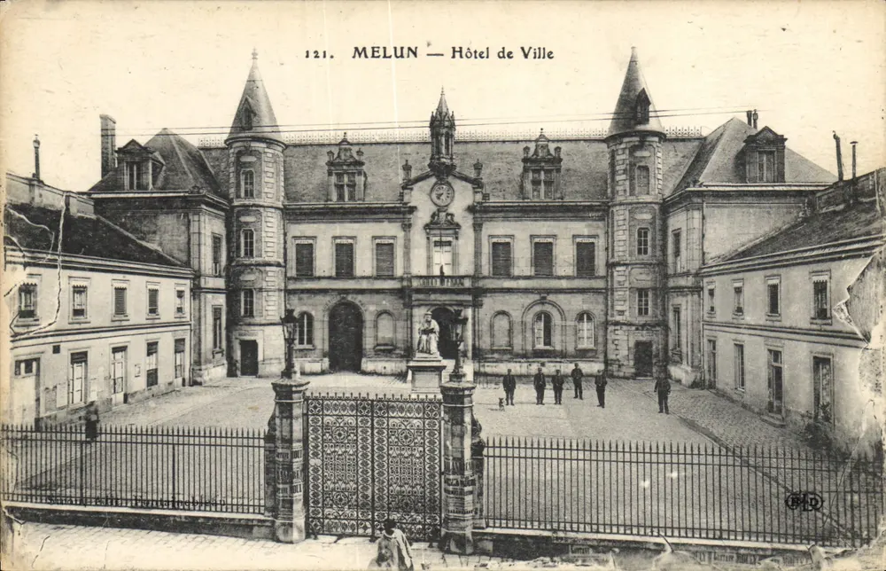Melun — Hôtel de Ville — Éditeur L. Berruyer, n° 121 - Frente
