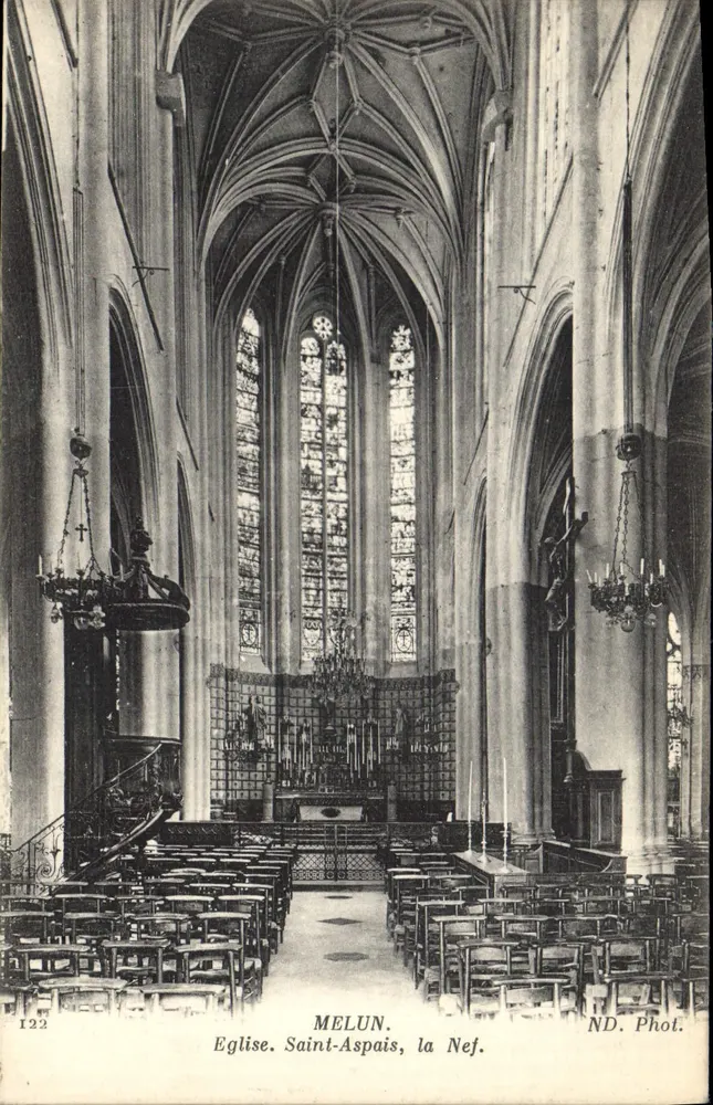 MELUN. Kerk van Sint Aspais, de Navel — ND. Fot. - Voorkant