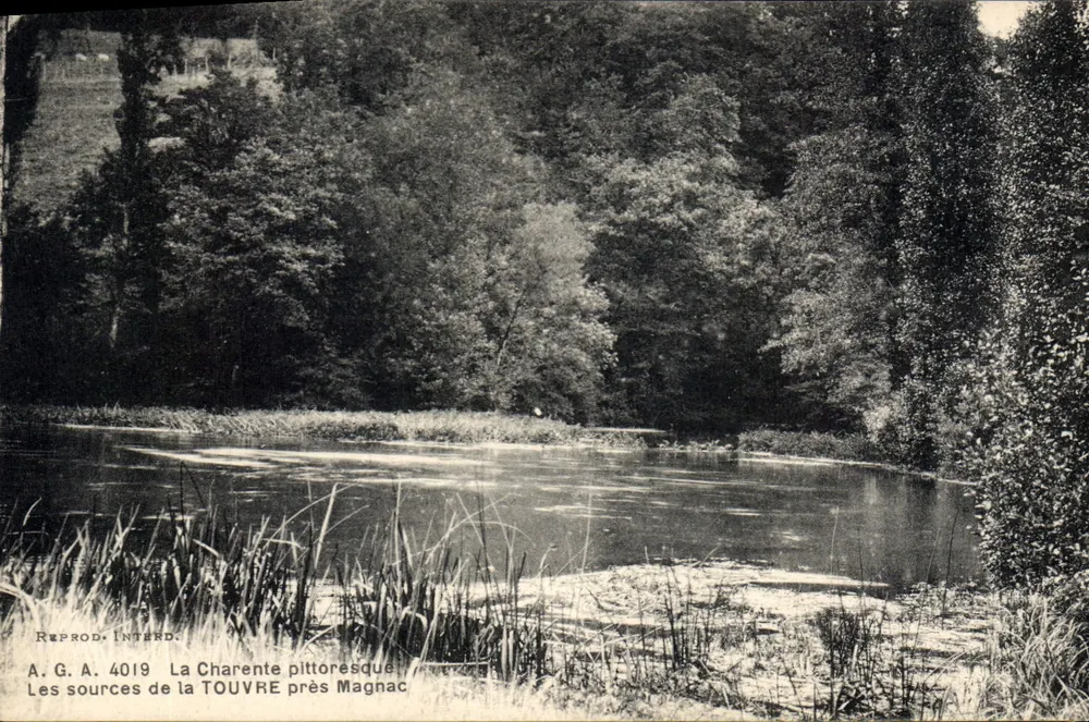 Die Quellen der TOUVRE bei Magnac — Die pittoreske Charente — Reprod. Intend. n° 4019 - Vorderseite