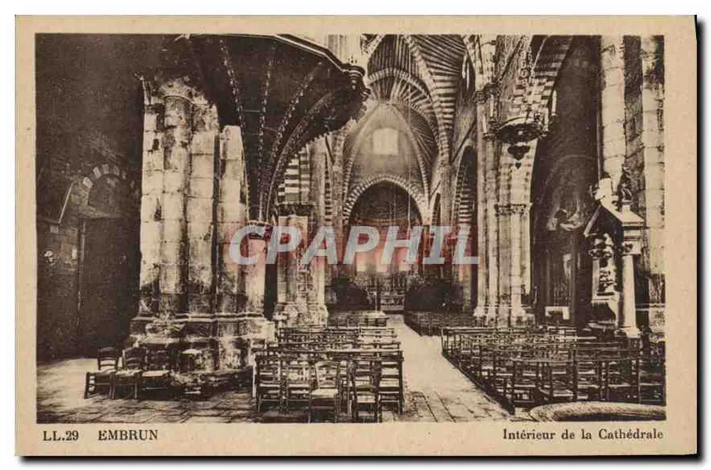 Embrun — Interior da Catedral — LL.29 — Cie des Arts Photomécaniques, Paris - Frente