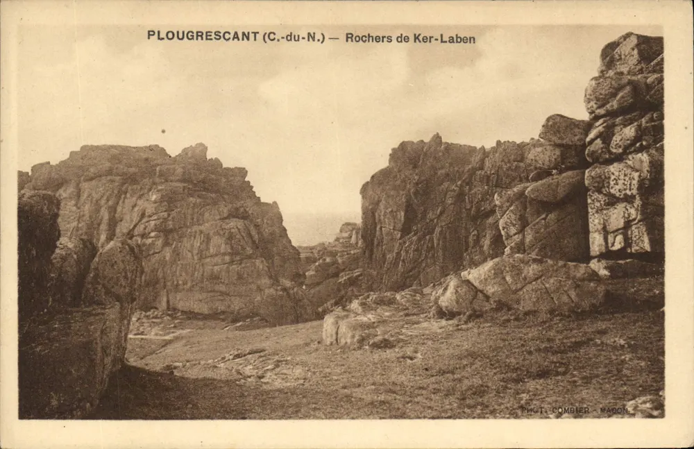 PLOUGRECSCANT (C.-du-N.) — Felsen von Ker-Laben — Foto. Combier - Maron - Vorderseite