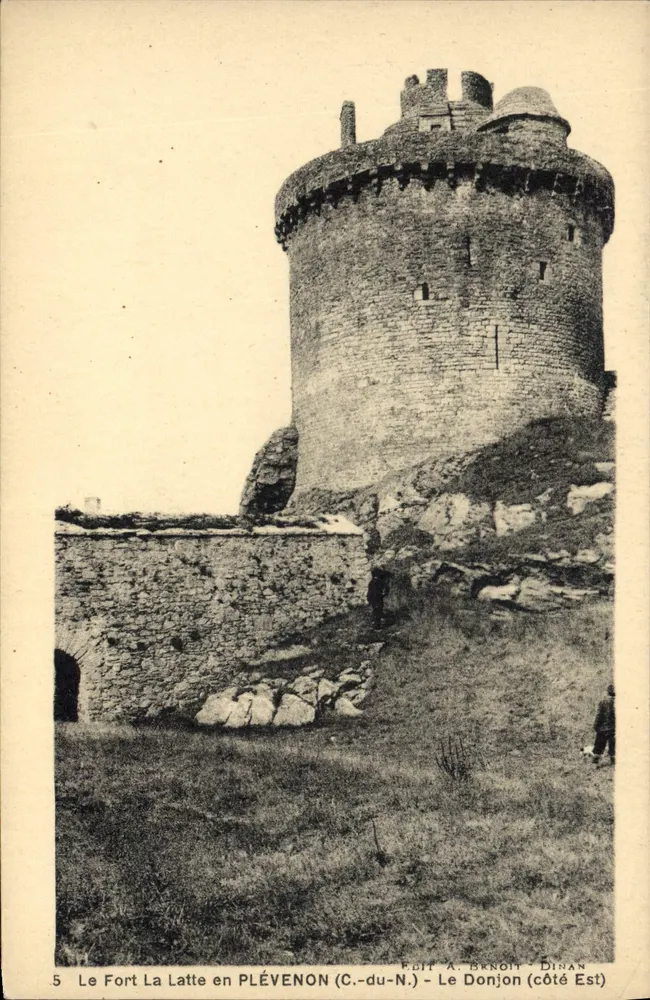 Der Bergfried (Ostseite) — Fort La Latte in Plévenon (C.-du-N.) — Verlag A. Bkroit - Dinan, Nr. 5 - Vorderseite