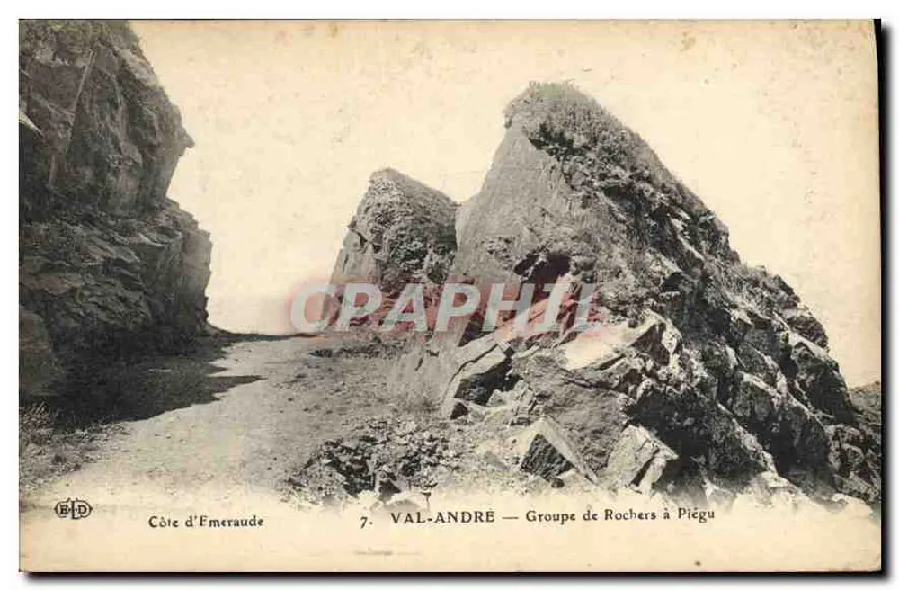 Val-André — Grupa skał w Piégu — Côte d’Emeraude - Awers
